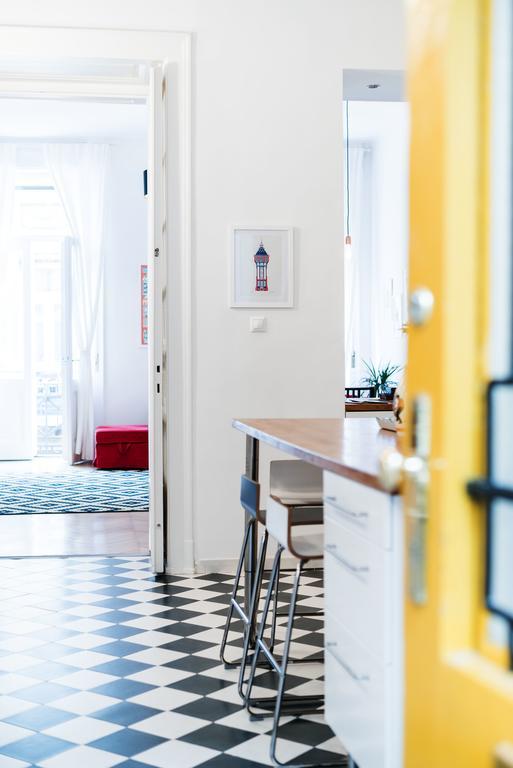 Anker Apartment at Deák Sq. Boedapest Buitenkant foto