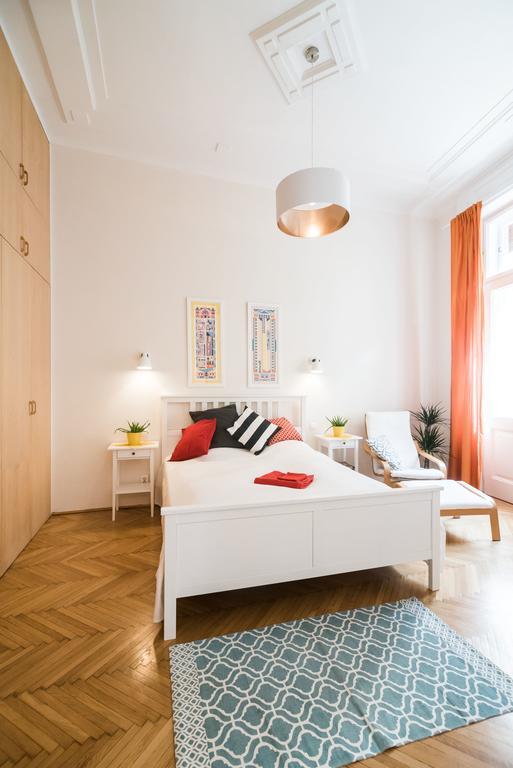 Anker Apartment at Deák Sq. Boedapest Buitenkant foto