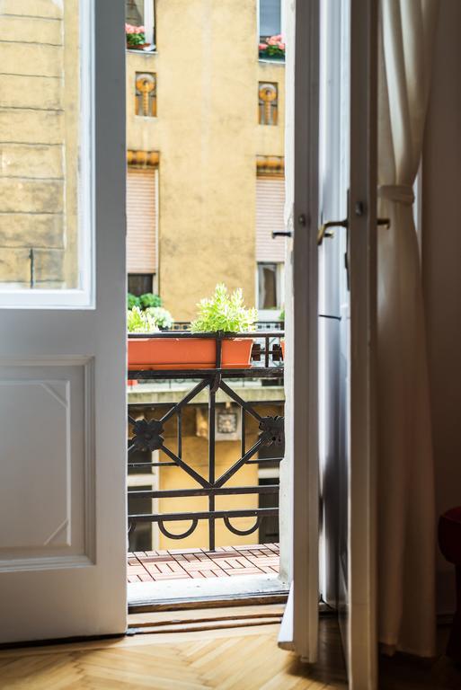Anker Apartment at Deák Sq. Boedapest Buitenkant foto
