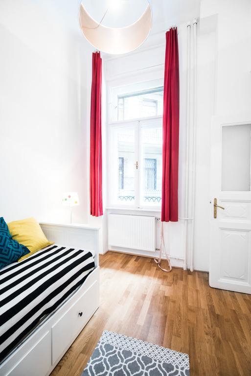 Anker Apartment at Deák Sq. Boedapest Buitenkant foto